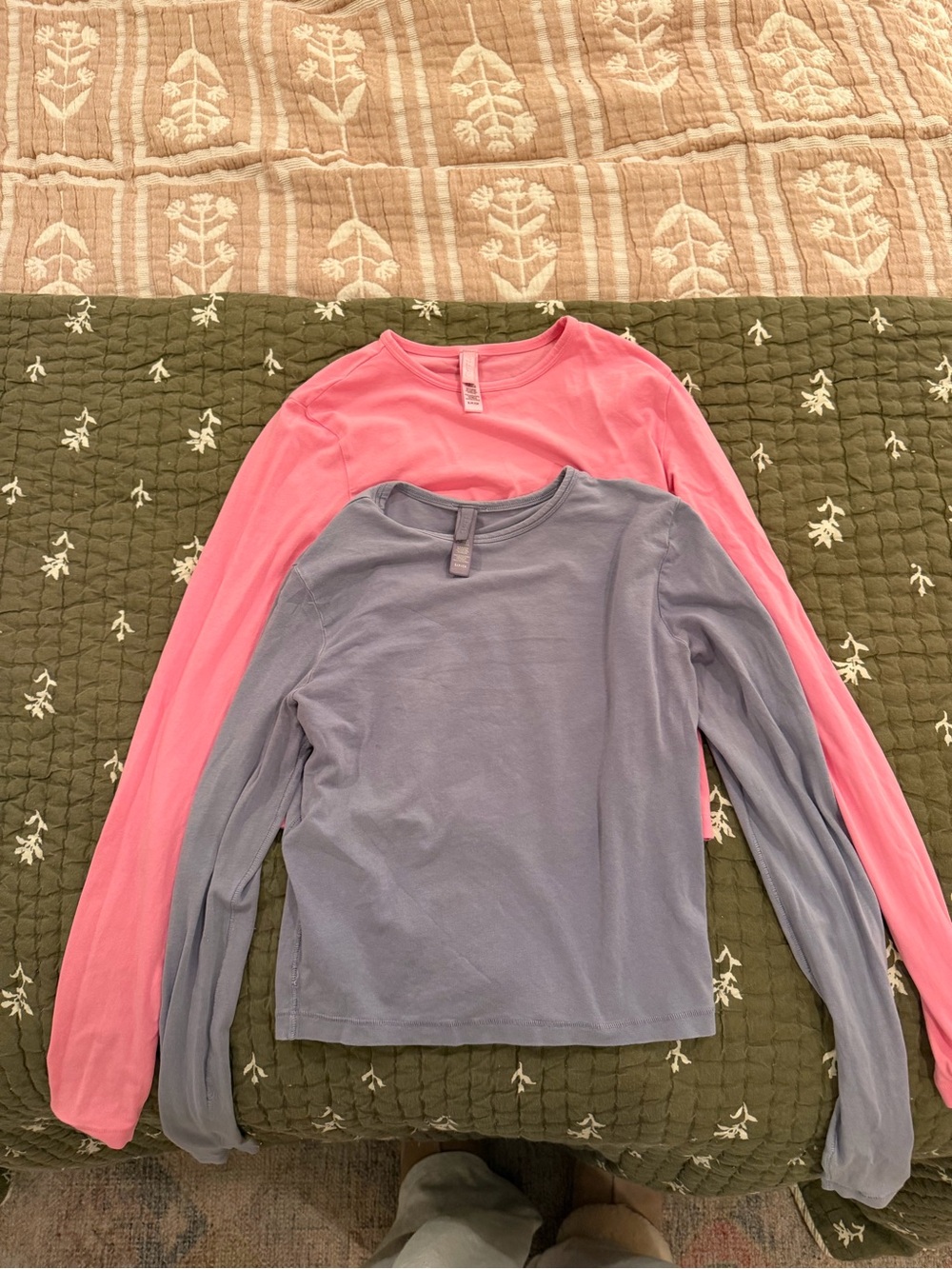 SKIMS Long-Sleeve Tees in Pink and grey
